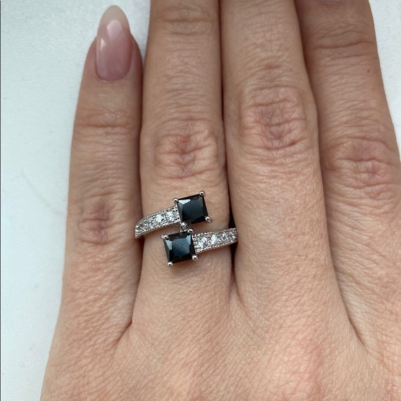 New Luxury Starry Star Black CZ Ring - Picture 7 of 7